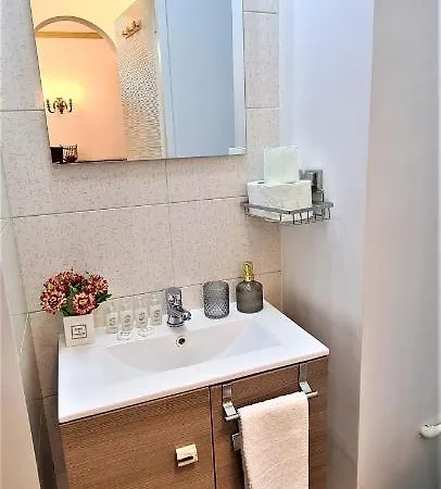 Central Arghezi University Square Appartement