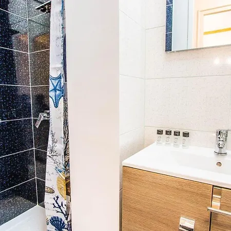 Central Arghezi University Square Apartment *