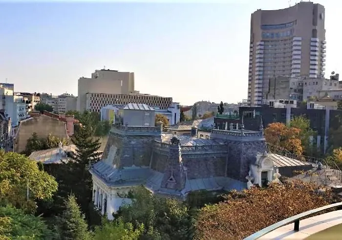 Central Arghezi University Square