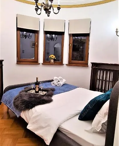 Central Arghezi University Square 아파트 부쿠레슈티