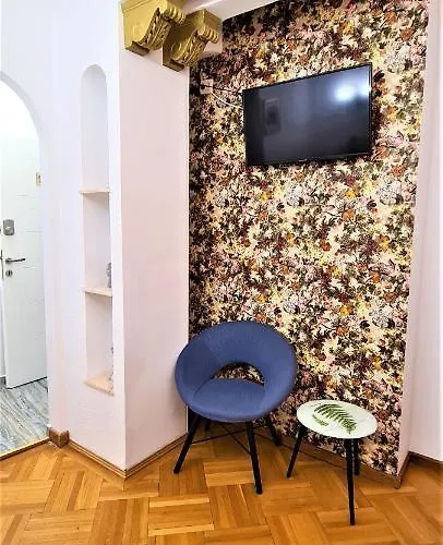 Central Arghezi University Square *