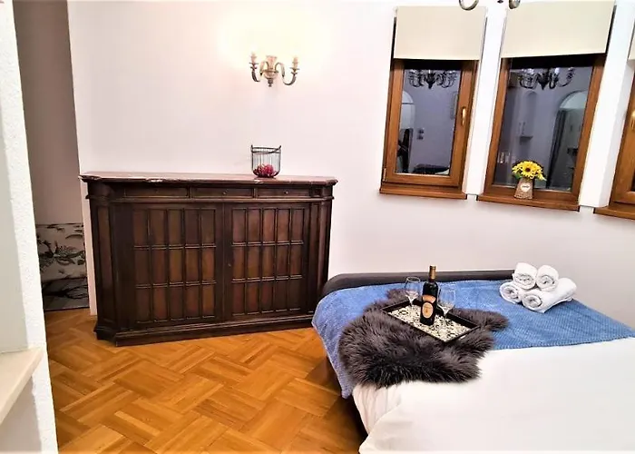 Central Arghezi University Square *