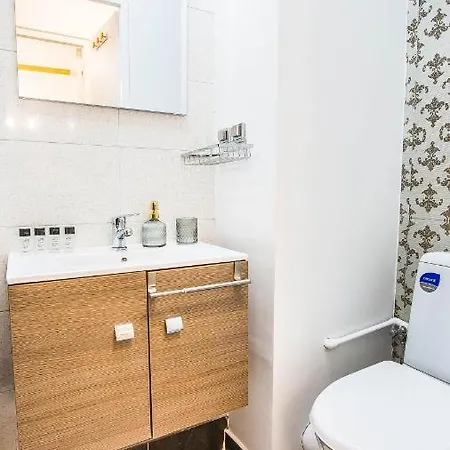 Central Arghezi University Square Апартаменты